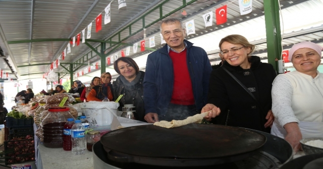 Tarhan, Kadın Üretici Pazarını Ziyaret Etti