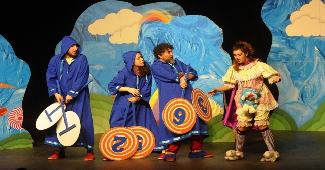 Berko Çocuk Tiyatrosu Karamanlı Çocuklarla Buluştu