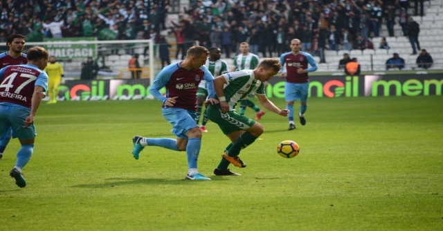 Süper Lig: Atiker Konyaspor: 0 - Trabzonspor: 0 (İlk Yarı)