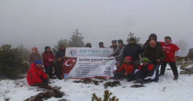 Beyşehirli Doğaseverler Şehitler İçin Kafa Dağına Tırmandı