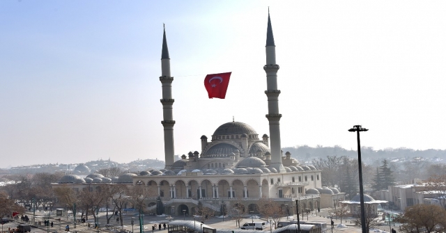 Konyadaki Bütün Camilerde Türk Bayrağı Dalgalanacak