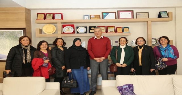 Kadınlardan Başkan Tarhana ‘Cumhuriyet Okulu Teşekkürü