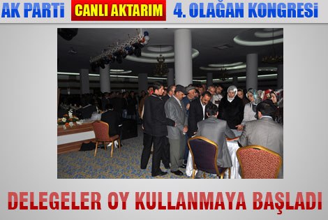 Delegeler oy Kullanmaya Başladı