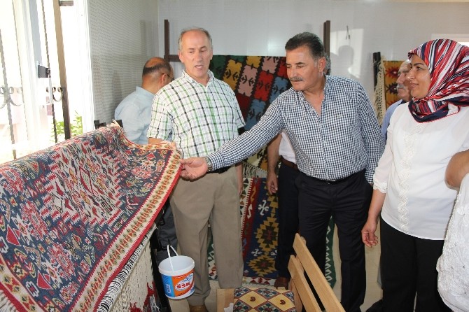 Kilim Dokuma Kursiyerleri Sertifikalarını Başkan Tuna’dan Aldı