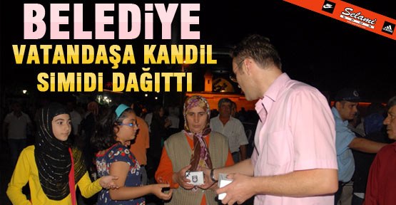 Karaman Belediyesi Kadir Gecesi’nde Kandil Simidi Dağıttı