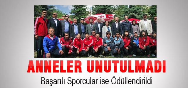 Başarılı Sporcular Ödüllendirildi