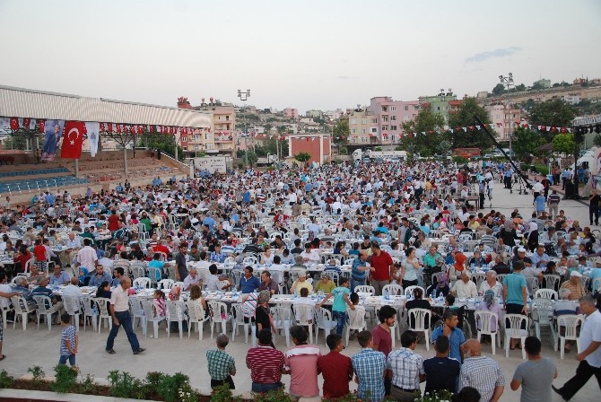 Mersin Büyükşehir Belediyesi Ramazan Sofrasını Silifke’de Kurdu