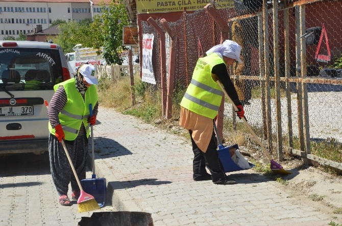 Ereğli’de Temizliğe Kadın Ele Değdi