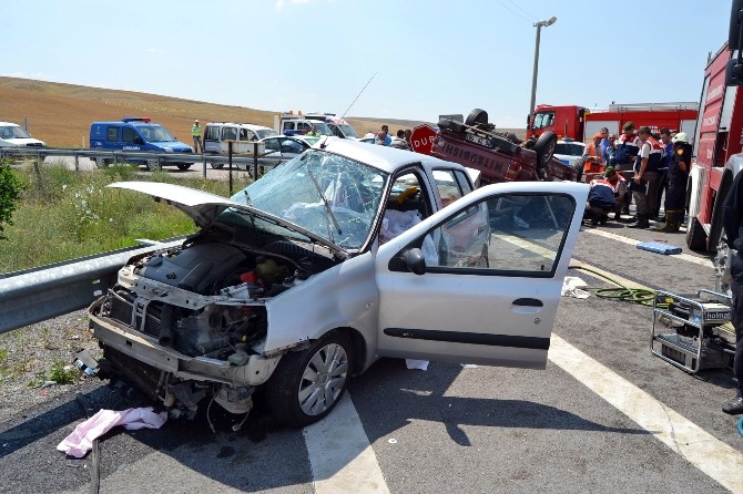 Konya’da Otomobille Pikap Çarpıştı: 2 Ölü, 8 Yaralı