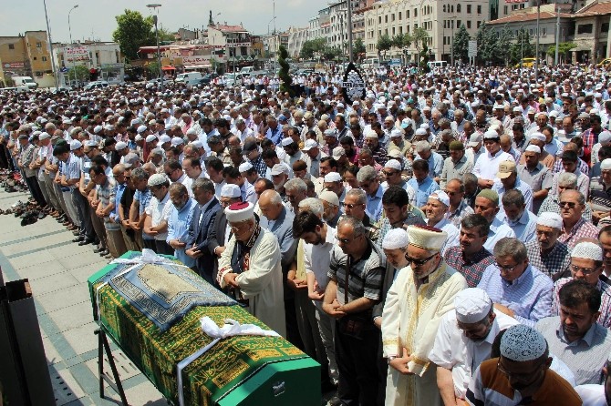 Toplantıda Hayatını Kaybeden Müftü Defnedildi