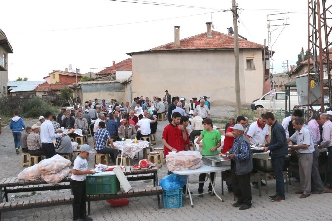 Beyşehir’in Taşra Mahallelerinde İftar Coşkusu Yaşanıyor