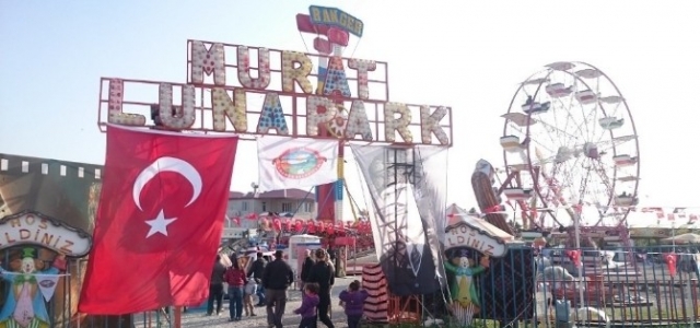 Başkan Türe’den Çocuklara Lunapark Hediyesi