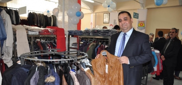 Tarsus’ta "Sosyal Market" Açıldı