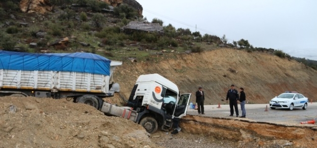 Freni Boşalan Kamyondan Atlayarak Kurtuldu