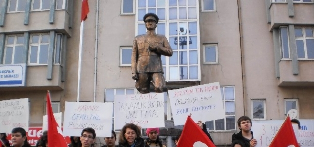 Akşehir’de Özgecan Aslan İçin Yürüyüş Düzenlendi