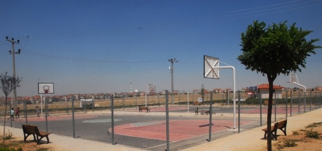 Karaman Belediyesi Mahallelere Spor Sahası Yapacak
