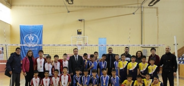 Karaman’da Küçükler Voleybol Müsabakaları Sona Erdi