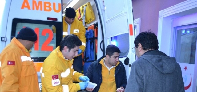 Görevden Dönen Ambulans Kaza Yaptı: 1 Yaralı