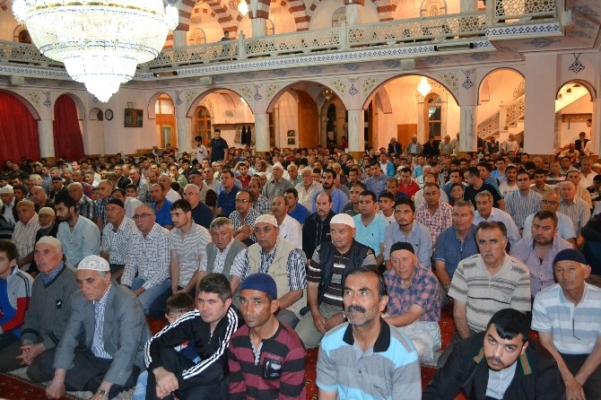 Kulu’da Kadir Gecesi’nde Camiler Doldu