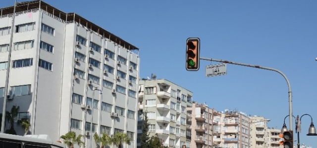 Trafikte ‘Akıllı Kavşak’ Uygulaması Başladı