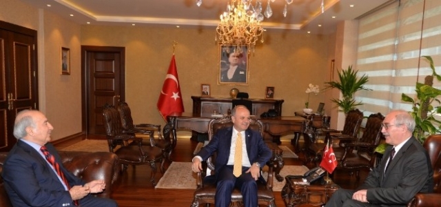Polonya Büyükelçisi Vali Çakacak’ı Ziyaret Etti