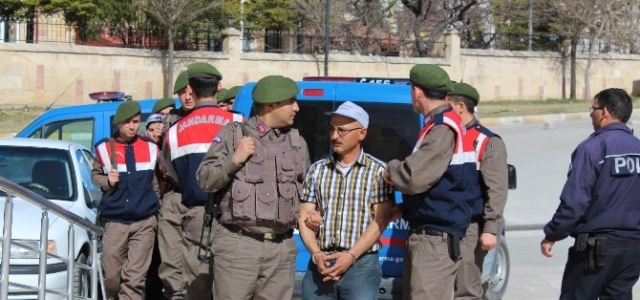 Köy Muhtarı Ve Ağabeyini Öldüren Zanlı Tutuklandı