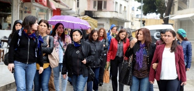 Özgecan Cinayeti Avrupalı Kadınları Şok Etti