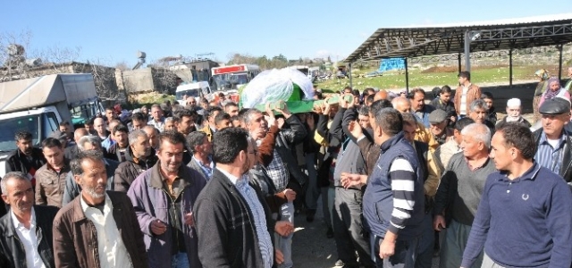 Ablasının Yaktığı Ayşe Gelinliğiyle Son Yolculuğuna Uğurlandı