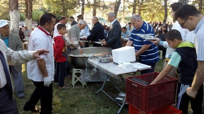 Gurbetçiler Geleneksel Toplu Bayram Sofralarında Hasret Gideriyor