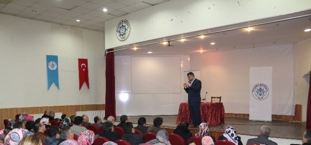 Beyşehir’de Aile Akademisi Konferansı