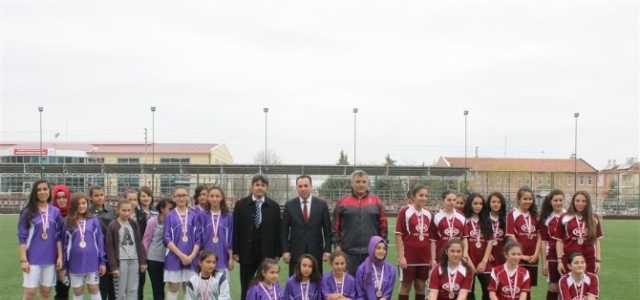 Karaman’da Yıldız Kızlar Futbol İl Birinciliği Müsabakaları