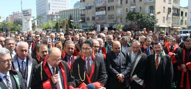 Savcı Ve Hakimler Saldırıyı Protesto Etti