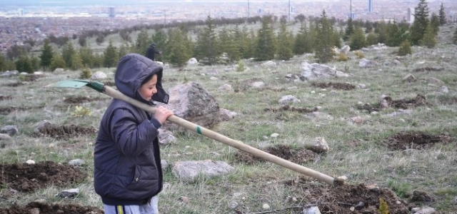 Selçuklu’da 10 Bin 200 Fidan Toprakla Buluştu