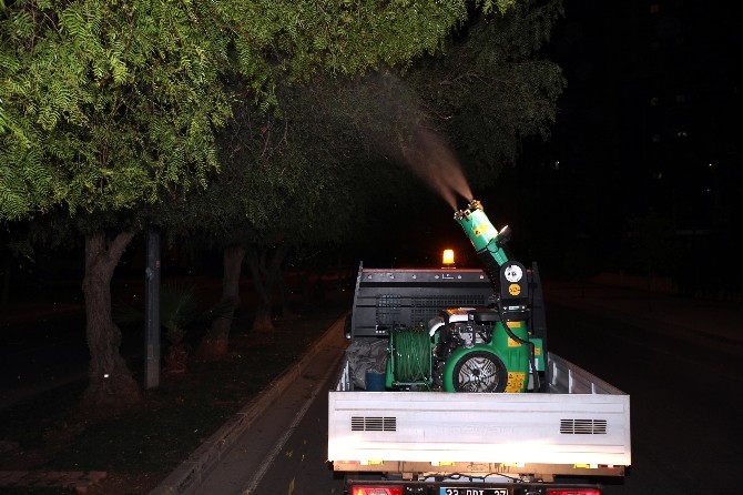 Mersin’de Belediye Çalışmaları Gece De Sürüyor