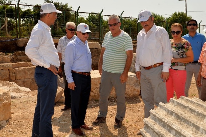 Vali Çakacak Soli Pompeipolis’teki Çalışmaları İnceledi