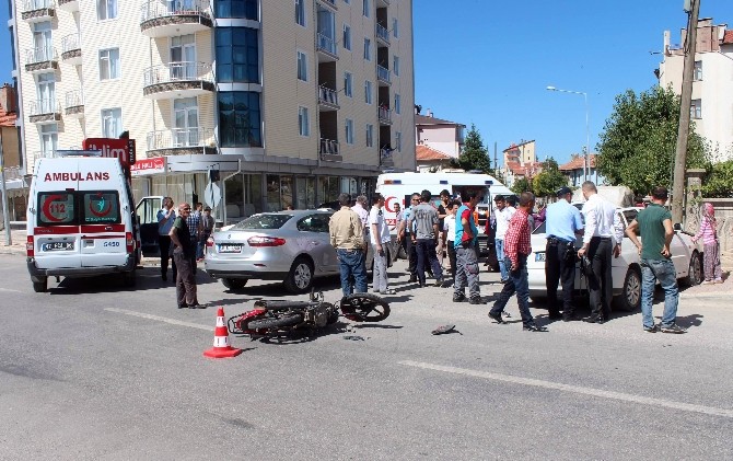 İki Kişinin Yaralandığı Kaza Güvenlik Kamerasında