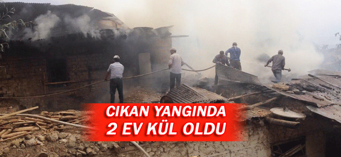 Karaman’da 2 Ev Kül Oldu