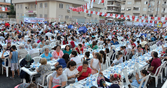 Oruçlar Yenişehir'de açıldı