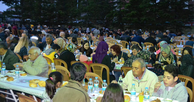 Kulu’da Yardımlaşma ve Dayanışma Derneğinden iftar