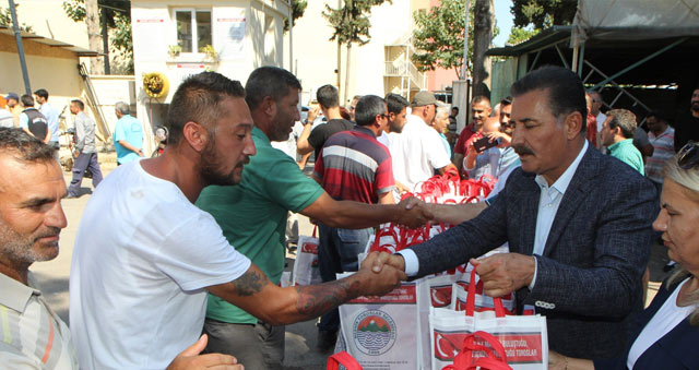 Başkan Tuna, huzurevi sakinleri ve personeliyle bayramlaştı