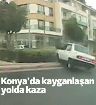 Konyada Kayganlaşan Yolda Kaza