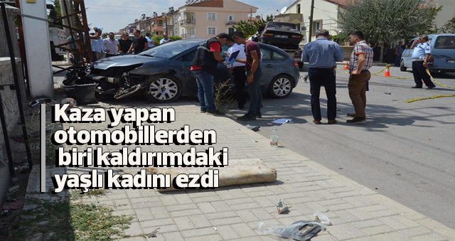 Kaza Yapan Otomobillerden Biri Kaldırımdaki Yaşlı Kadını Ezdi