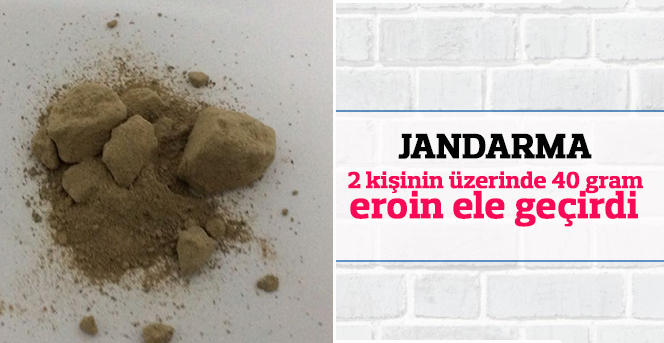 Jandarma, yolcu otobüsündeki iki yolcuda eroin ele geçirdi