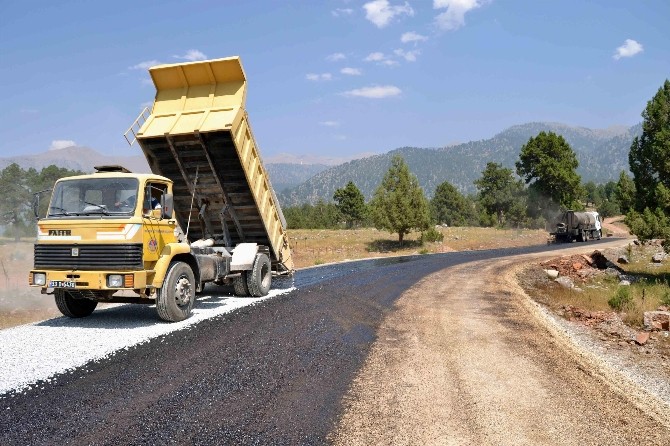 Mersin Büyükşehir, İlçe Yollarını Bakıma Aldı