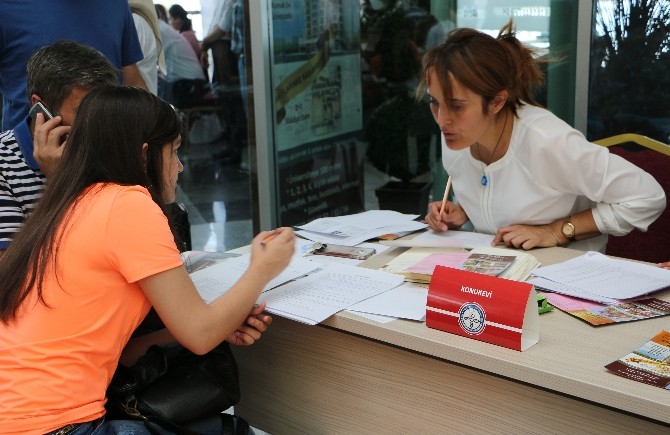 KTO Karatay Üniversitesi’nde Kayıt Heyecanı Başladı