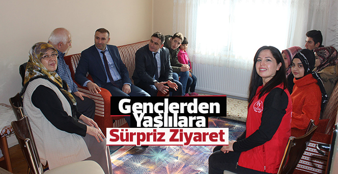 Gençlerden Yaşlılara Sürpriz Ziyaret