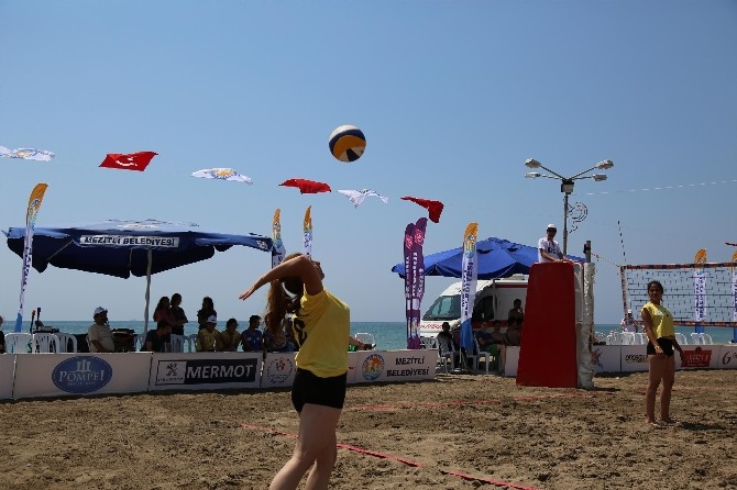 Mezitli’de ’Plaj Voleybolu’ Heyecanı