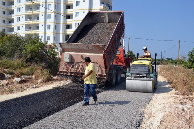 Erdemli’de Asfalt Çalışmaları Sürüyor