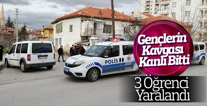 Bıçaklı Kavgada 3 Öğrenci Yaralandı