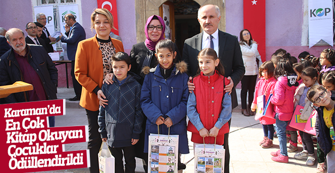 Kitap Okuyan Minikler Ödüllerini Aldı